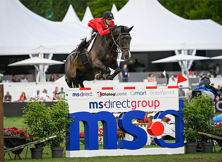 Edouard Schmitz & Quno master the MS Direct Group obstacle