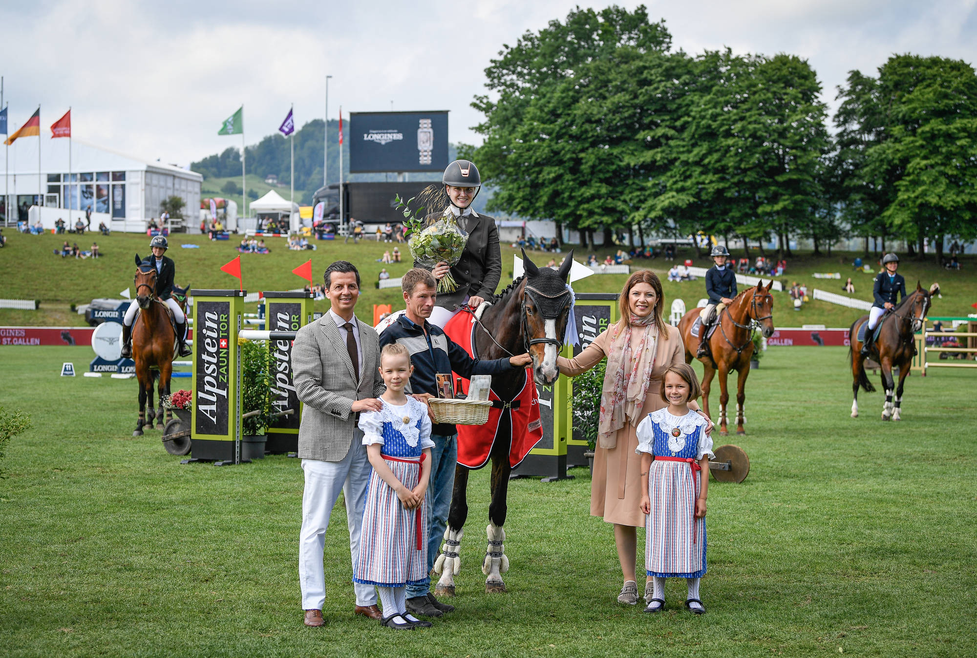 Again Nathalie Straubinger and Condor E