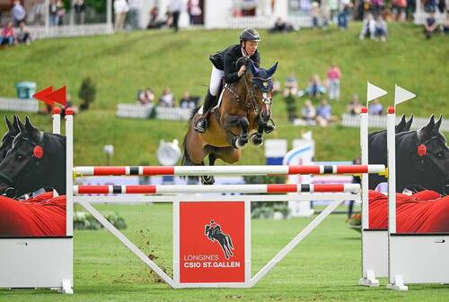 The CSIO Club Prize (145cm) is won by Matthew Sampson and Pretty Pi'que de'Luxe