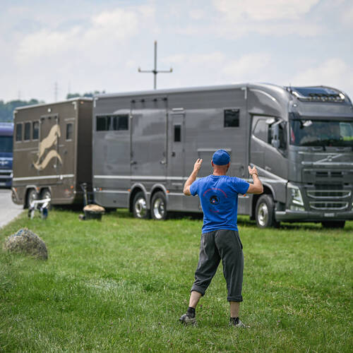 Riders and horses well arrived!